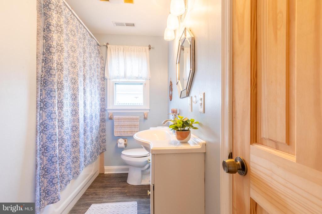 4 REYBURN COURT