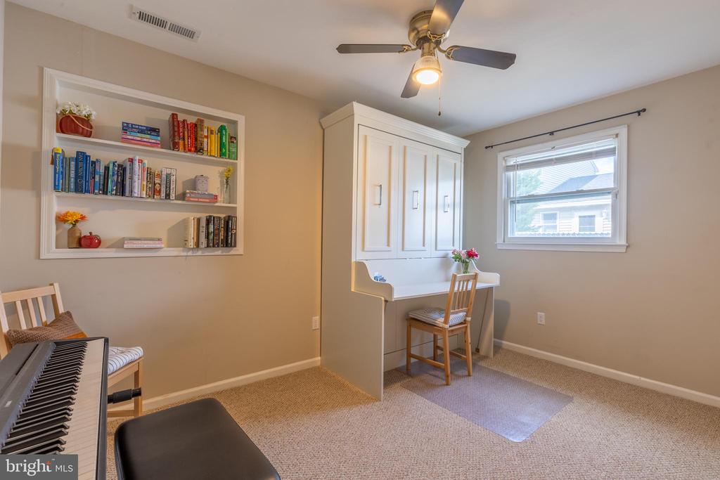 4 REYBURN COURT