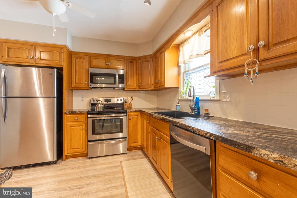 4 REYBURN COURT
