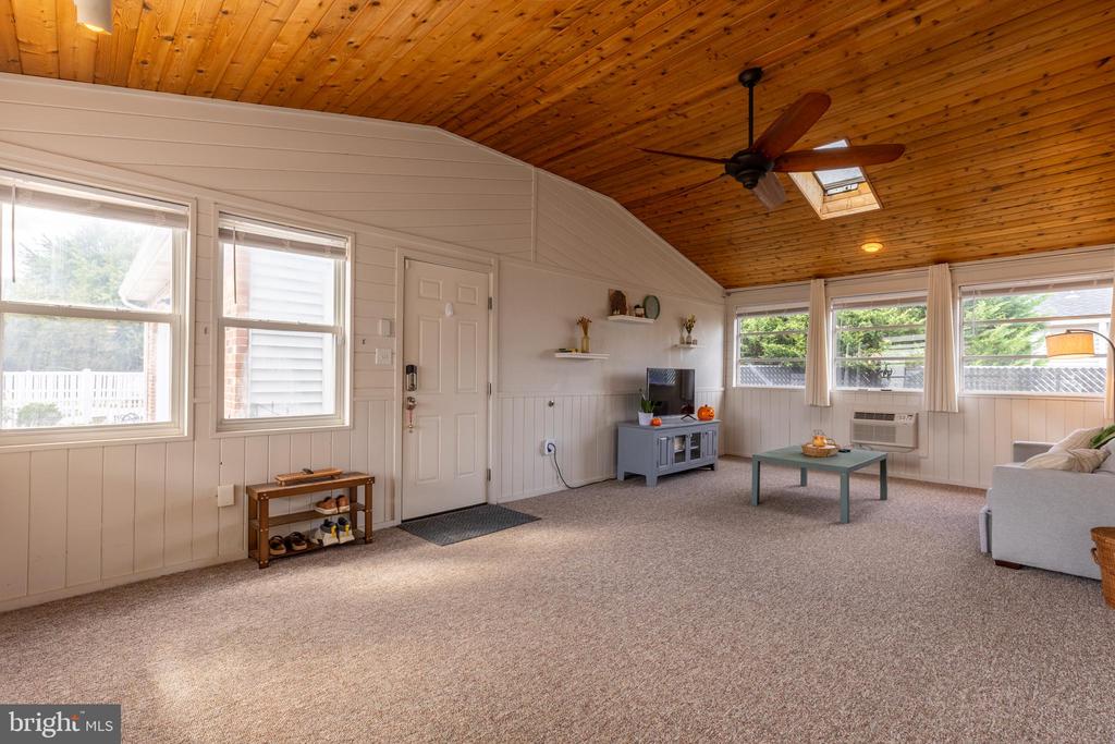4 REYBURN COURT