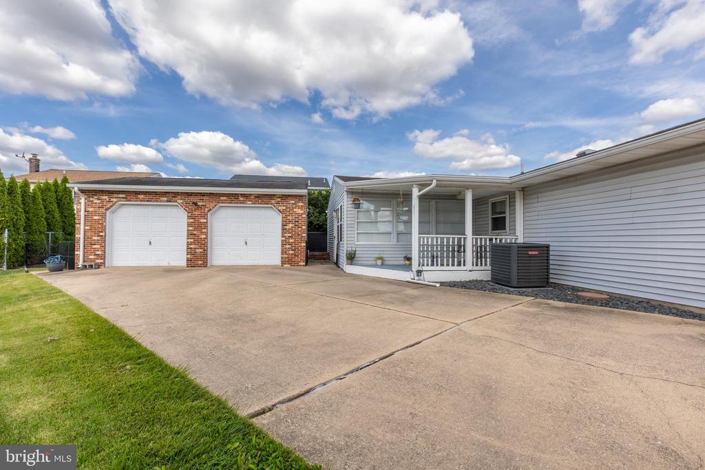 4 REYBURN COURT
