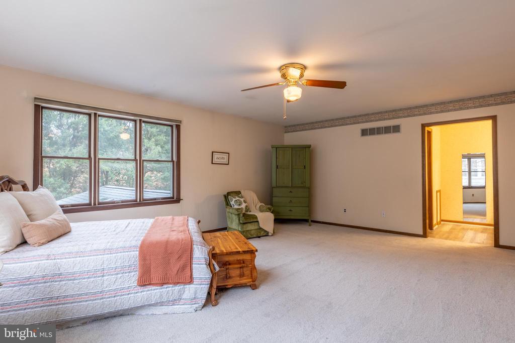 4855 PLUM RUN COURT