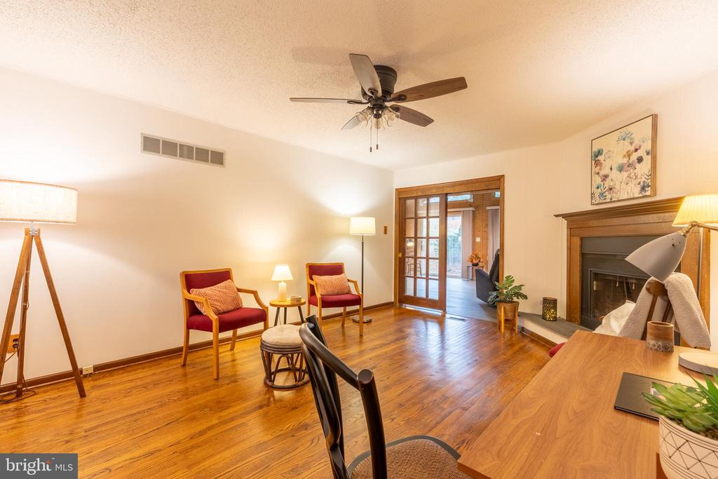 4855 PLUM RUN COURT