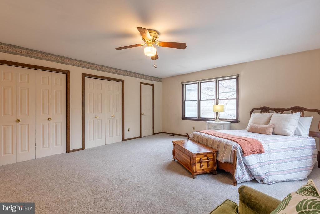 4855 PLUM RUN COURT