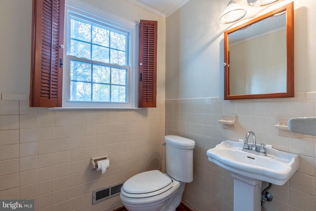 21 WINTERBURY CIRCLE