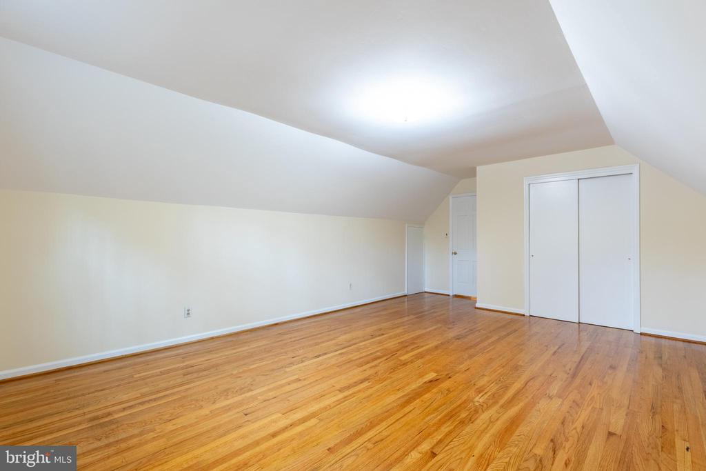 21 WINTERBURY CIRCLE