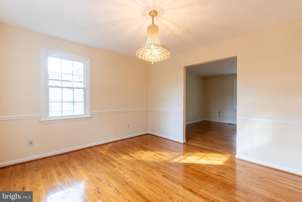 21 WINTERBURY CIRCLE