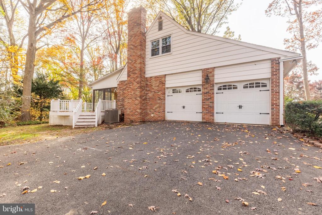 21 WINTERBURY CIRCLE
