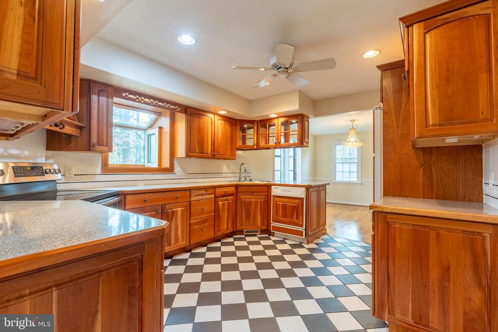 21 WINTERBURY CIRCLE