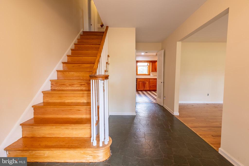 21 WINTERBURY CIRCLE
