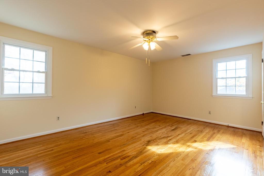 21 WINTERBURY CIRCLE