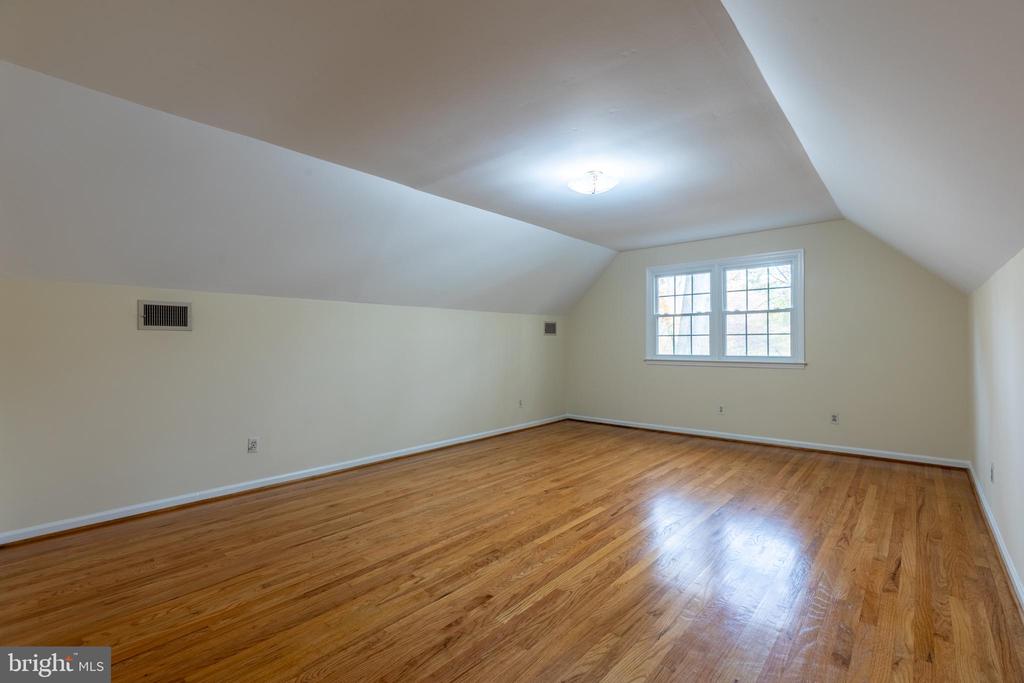 21 WINTERBURY CIRCLE