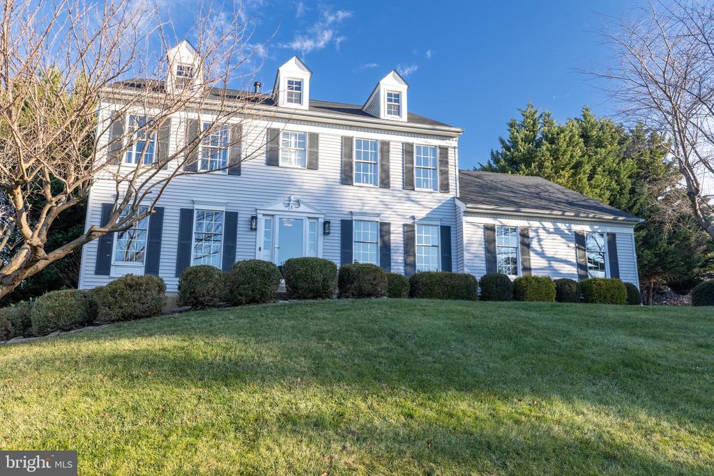 3 HEATHERSTONE WAY