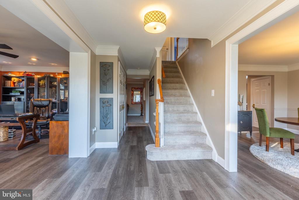 3 HEATHERSTONE WAY