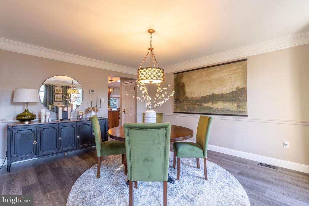 3 HEATHERSTONE WAY