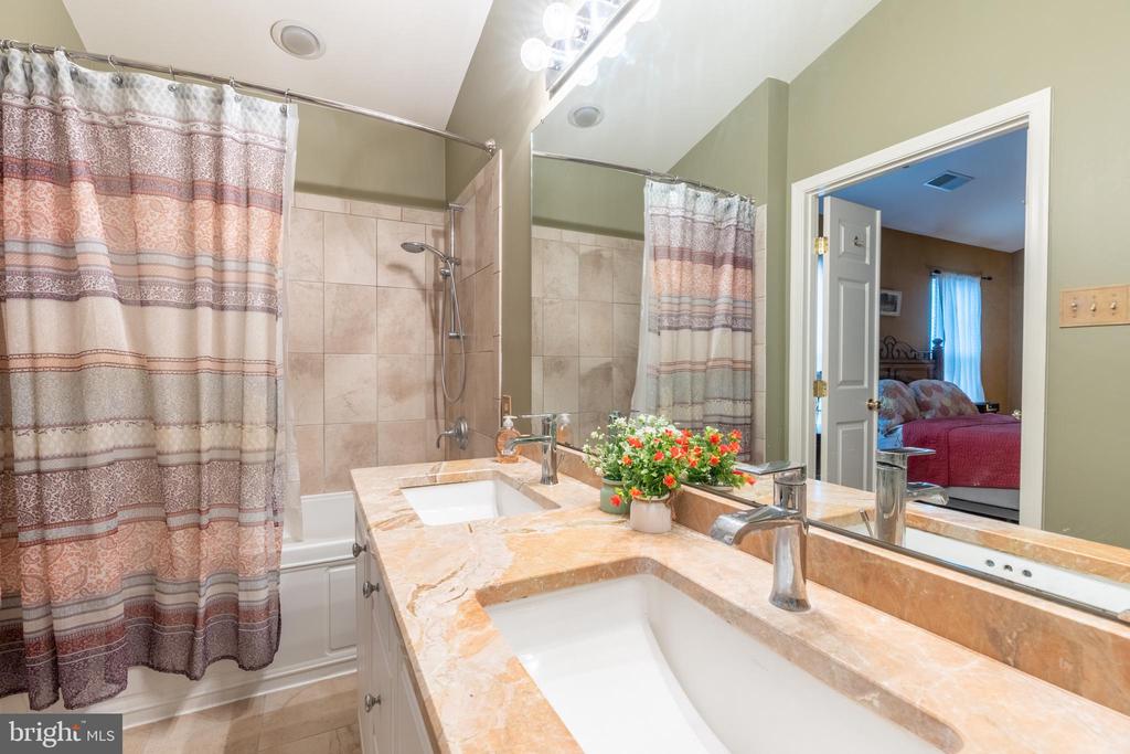 112 MONET CIRCLE