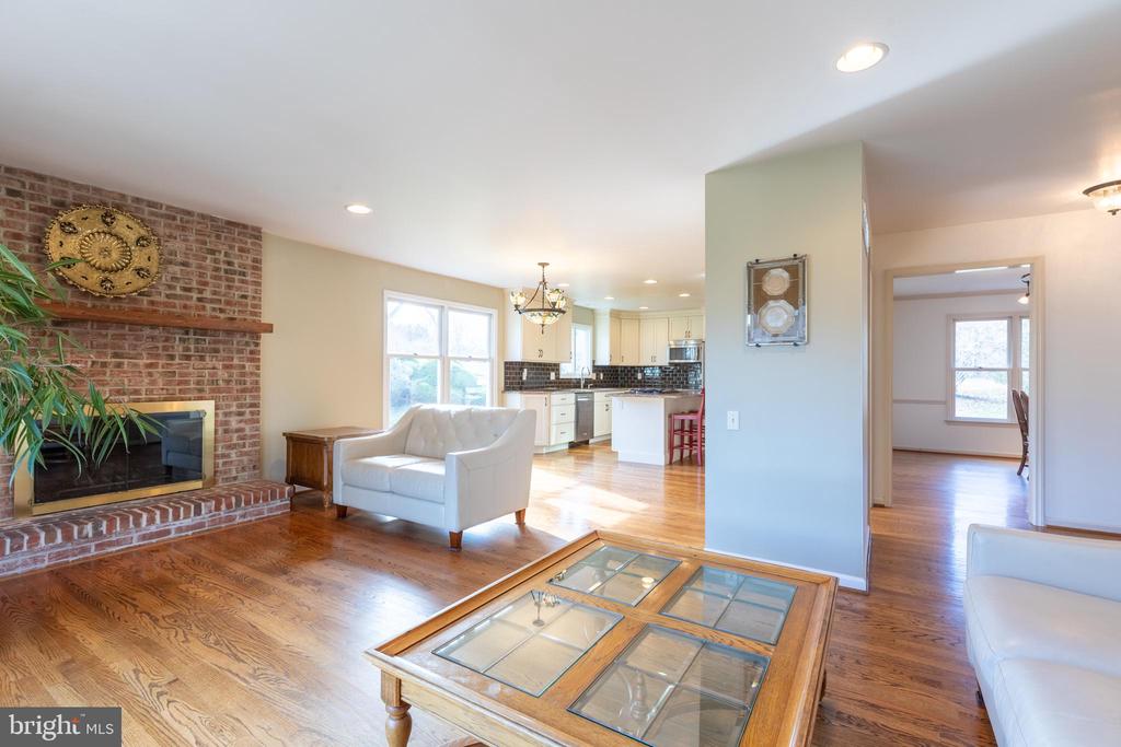 4 RUNNING BROOK LANE