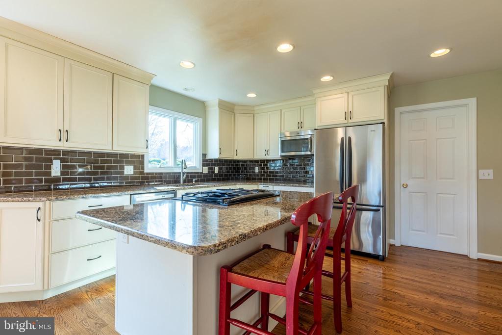 4 RUNNING BROOK LANE