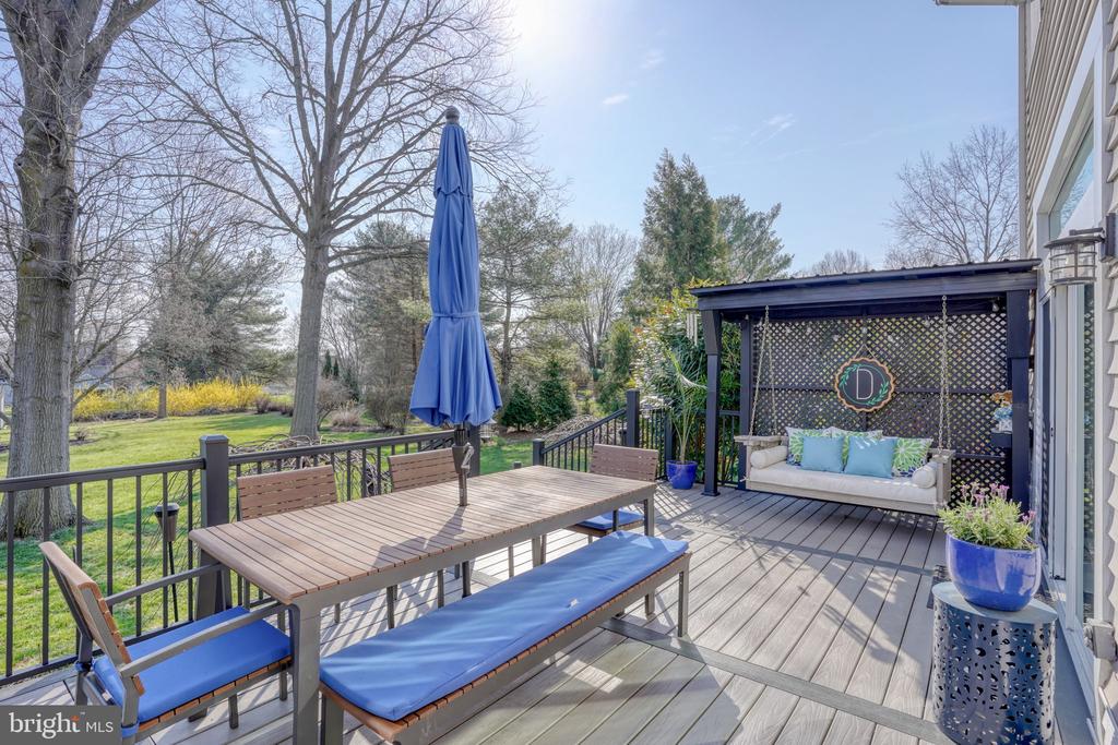 107 COUNTRY FLOWER ROAD