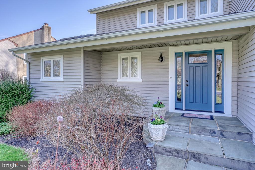 107 COUNTRY FLOWER ROAD