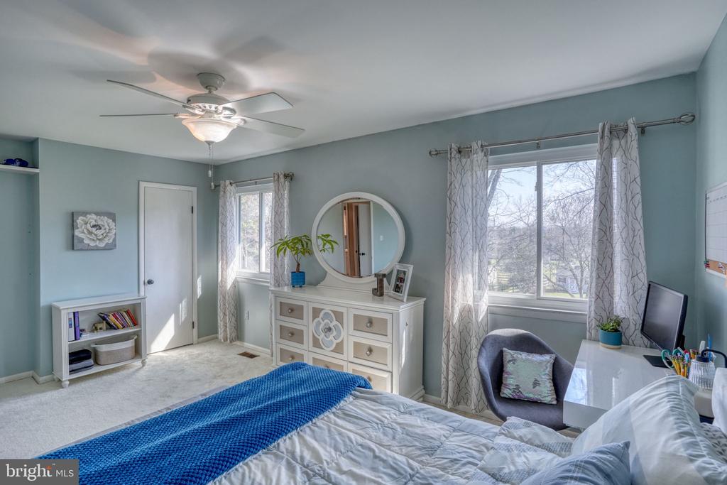 107 COUNTRY FLOWER ROAD