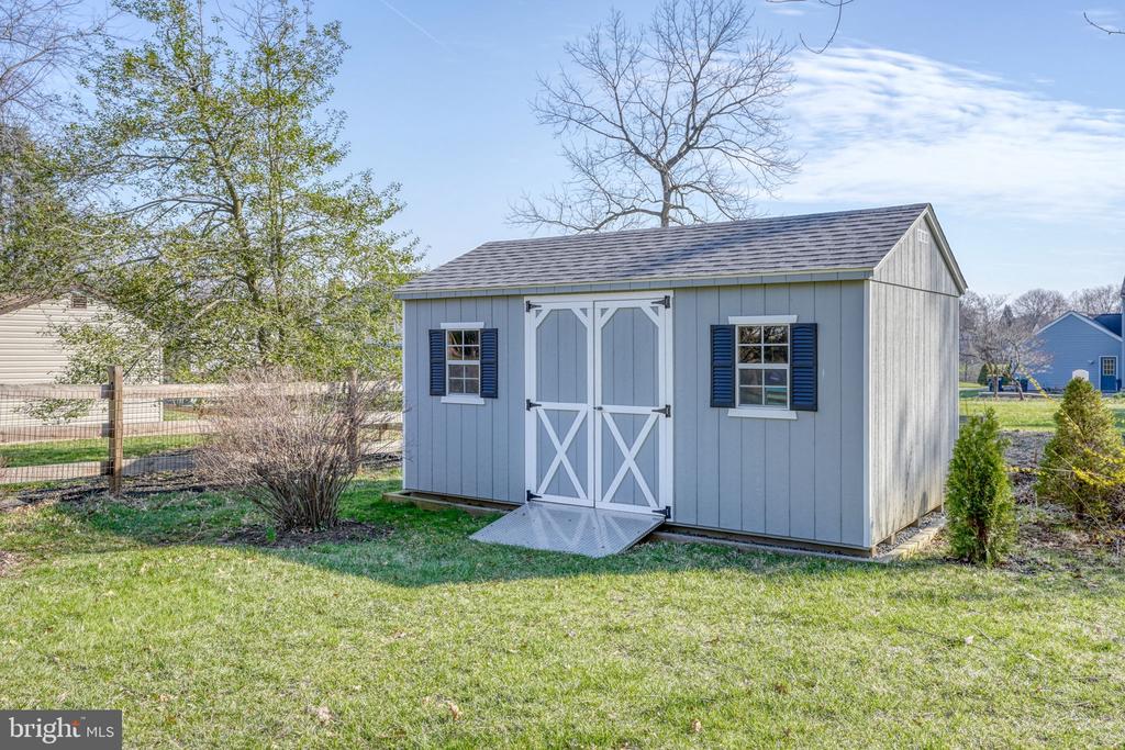 107 COUNTRY FLOWER ROAD
