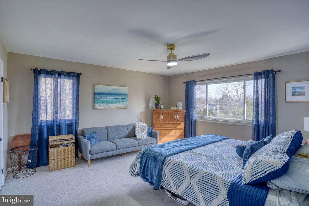 107 COUNTRY FLOWER ROAD
