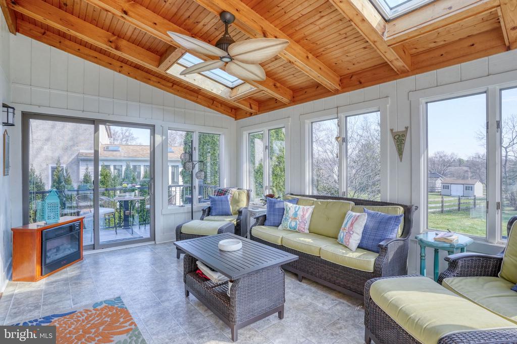 107 COUNTRY FLOWER ROAD