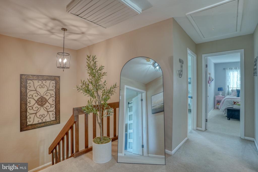 107 COUNTRY FLOWER ROAD