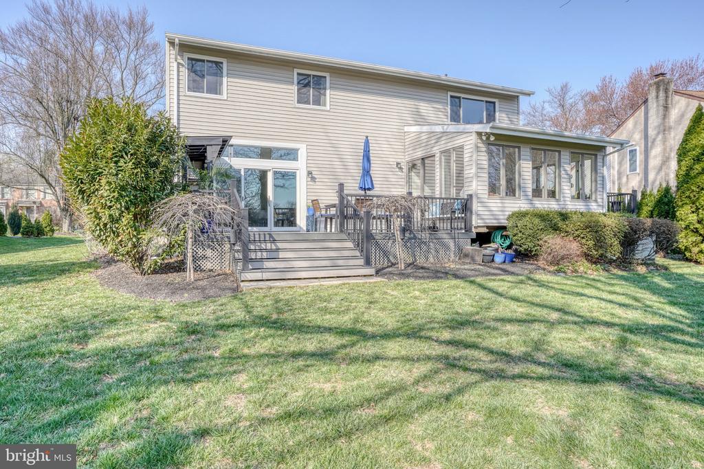 107 COUNTRY FLOWER ROAD