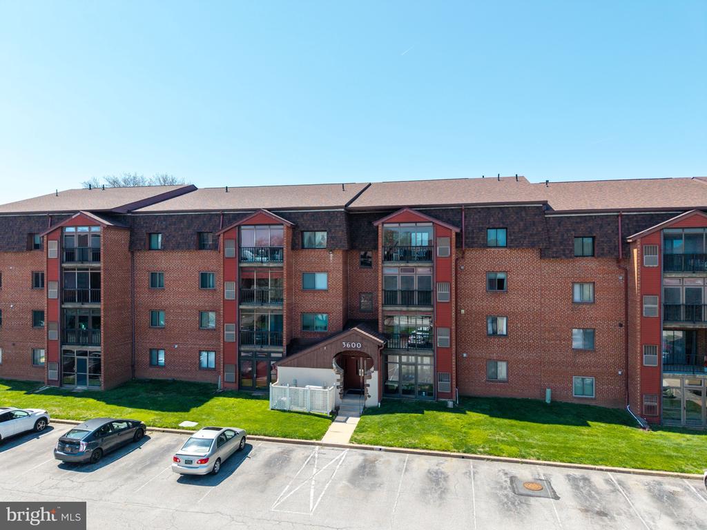 3600 RUSTIC LANE Unit: 215