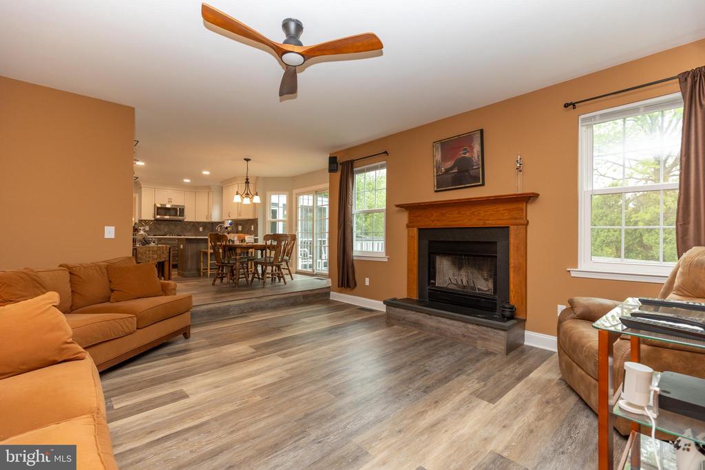 215 E FLAGSTONE DRIVE