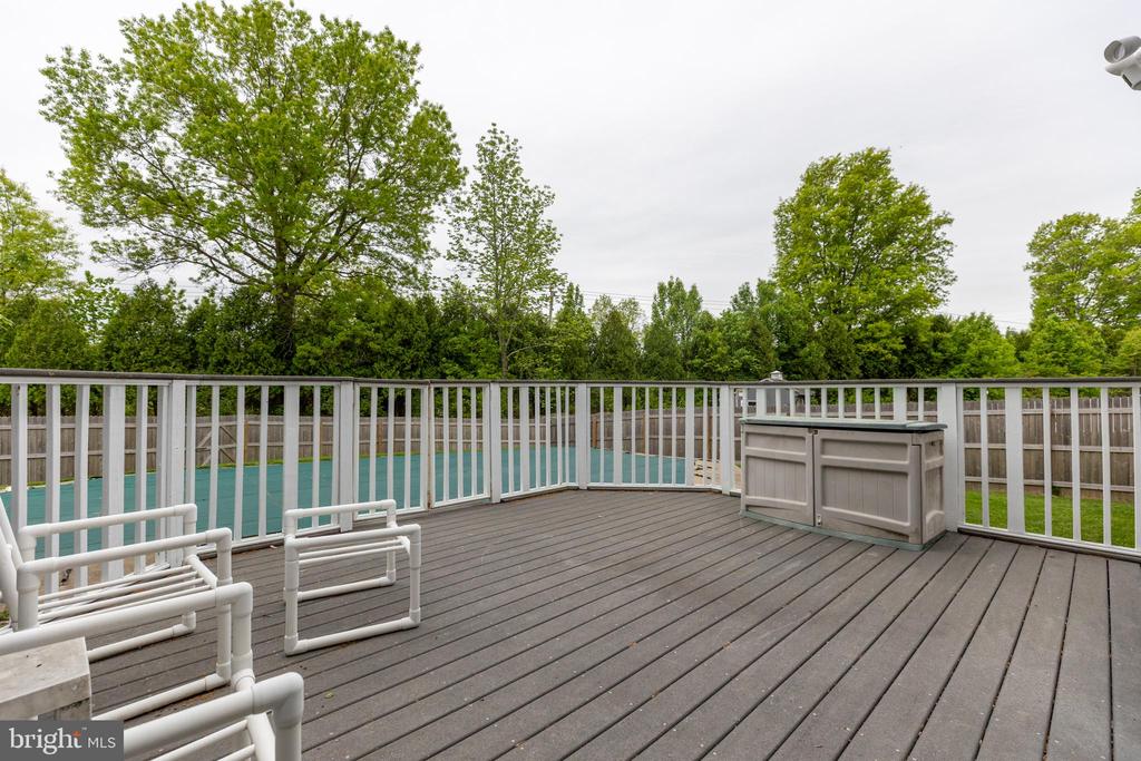 215 E FLAGSTONE DRIVE
