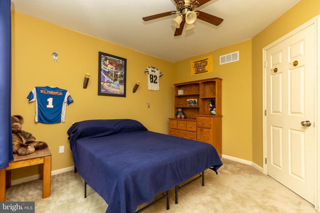 215 E FLAGSTONE DRIVE