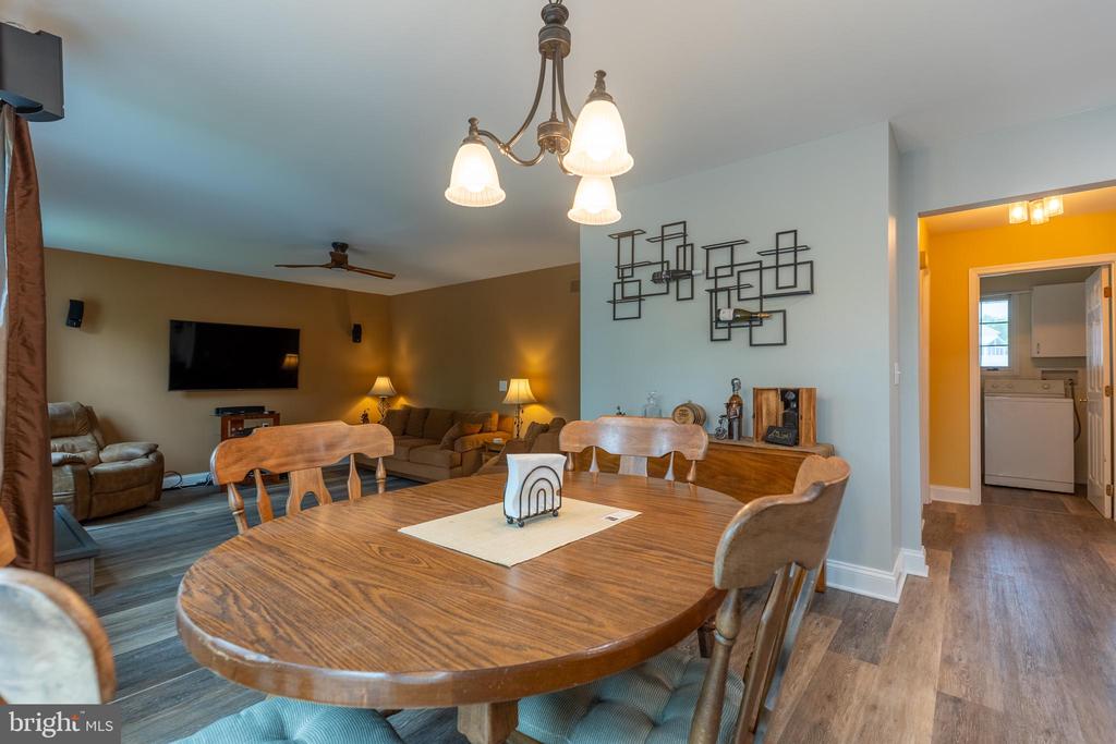 215 E FLAGSTONE DRIVE