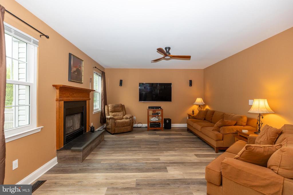215 E FLAGSTONE DRIVE