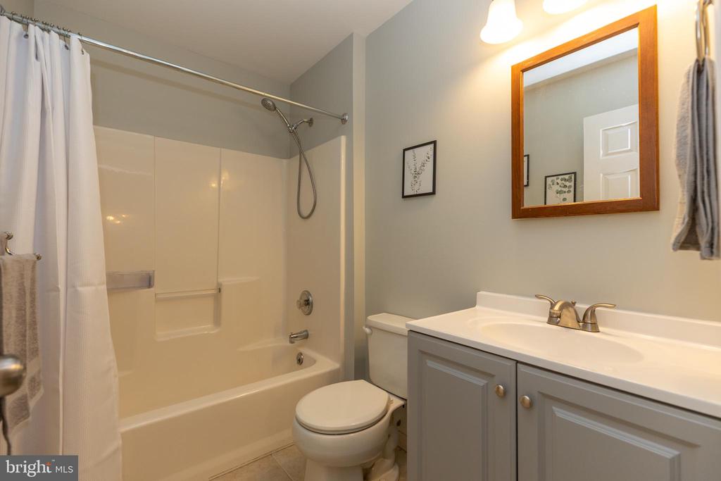 215 E FLAGSTONE DRIVE