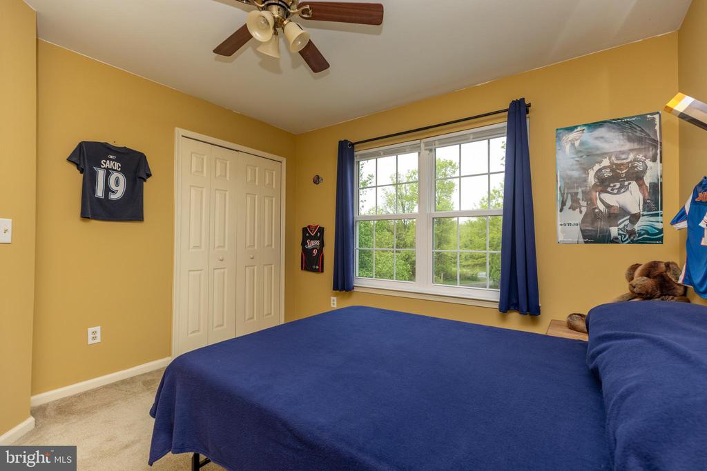 215 E FLAGSTONE DRIVE