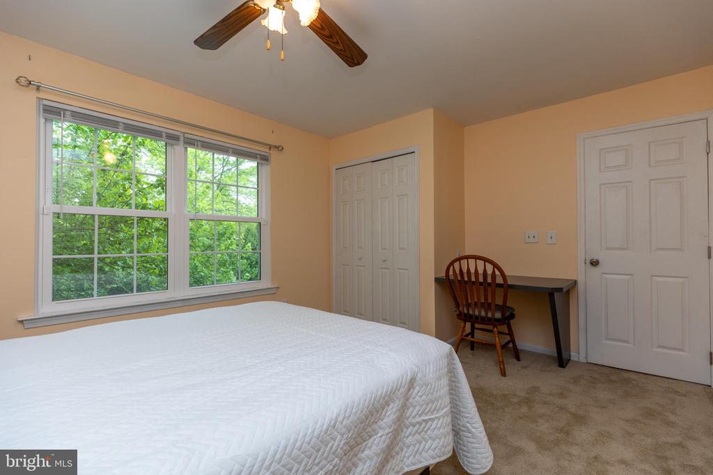215 E FLAGSTONE DRIVE
