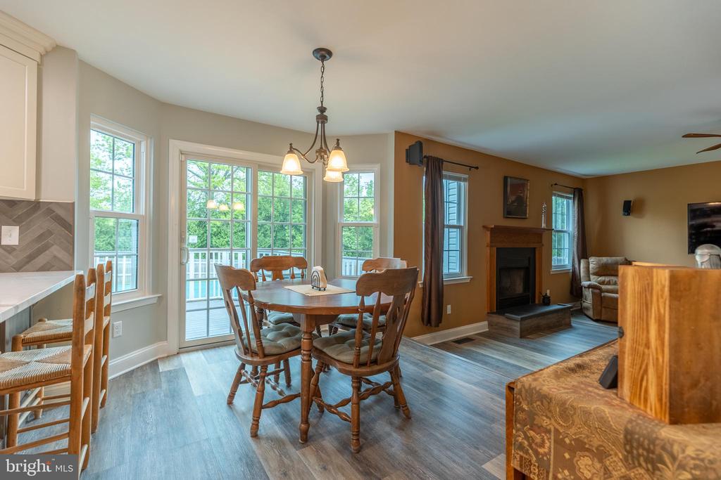 215 E FLAGSTONE DRIVE