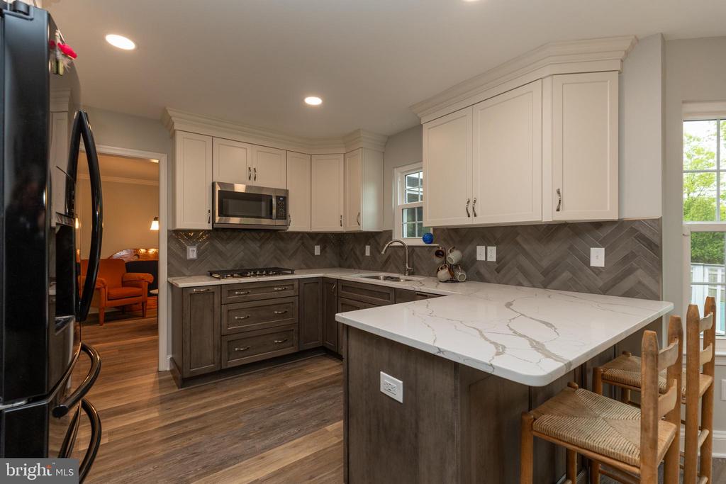 215 E FLAGSTONE DRIVE