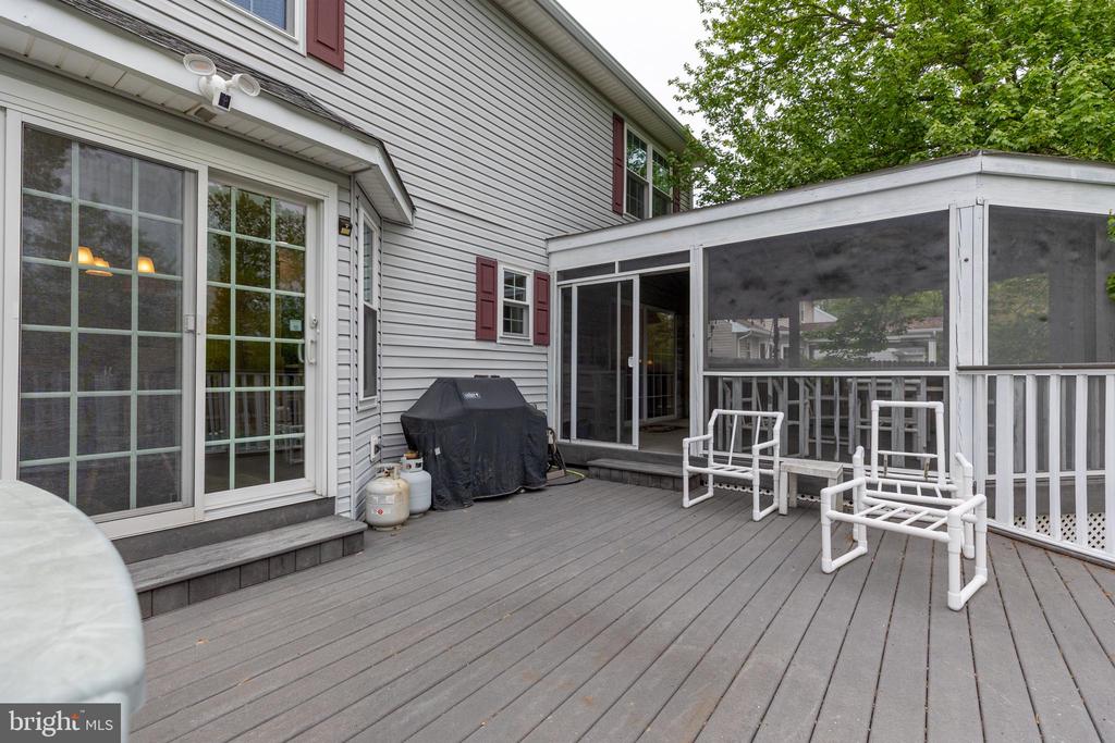 215 E FLAGSTONE DRIVE