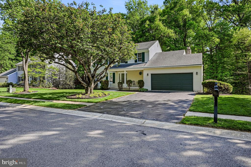 395 ST. REGIS DRIVE
