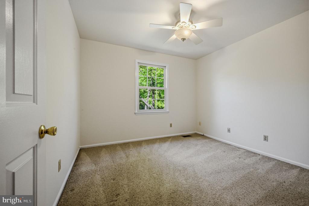 395 ST. REGIS DRIVE
