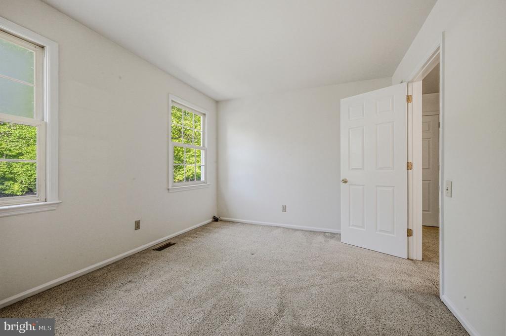 395 ST. REGIS DRIVE