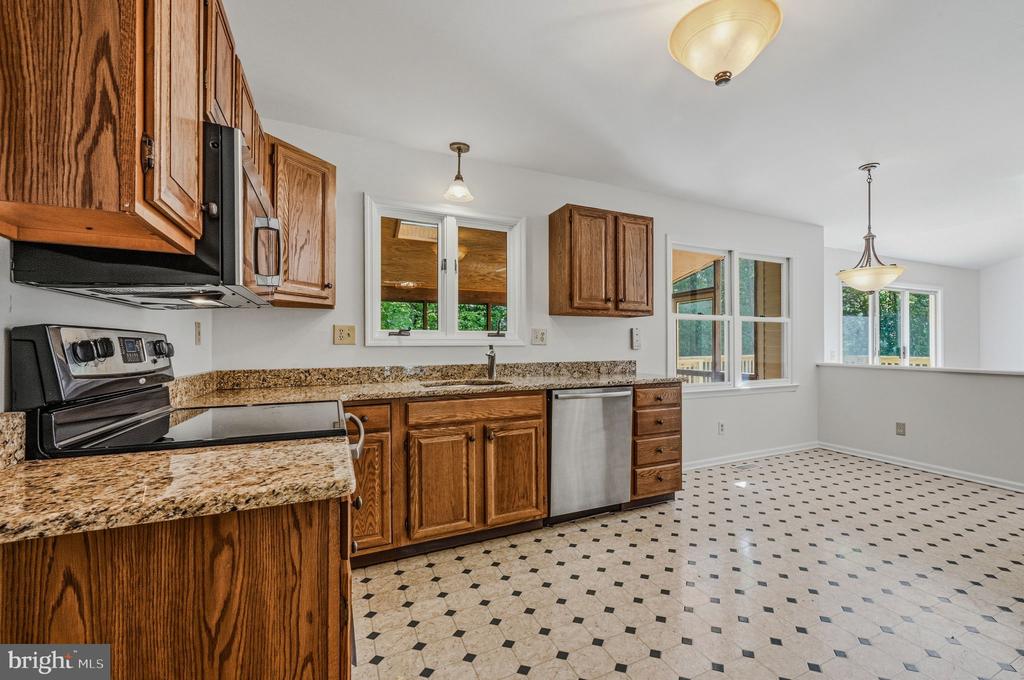 395 ST. REGIS DRIVE