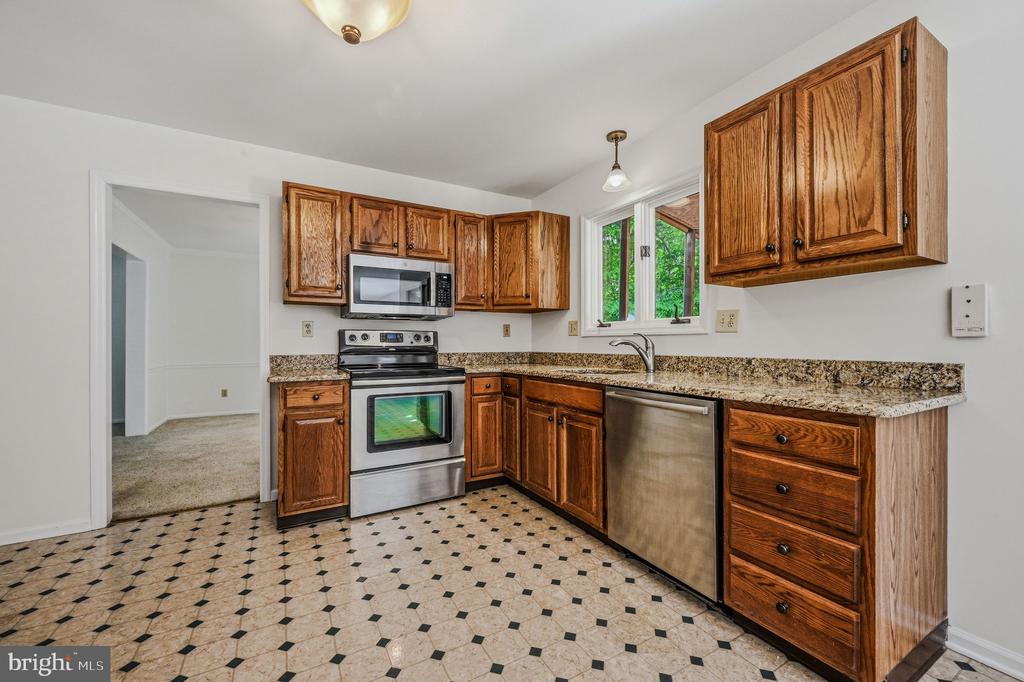 395 ST. REGIS DRIVE