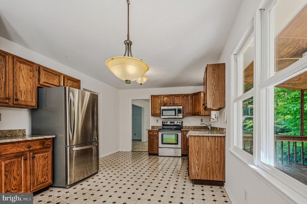 395 ST. REGIS DRIVE