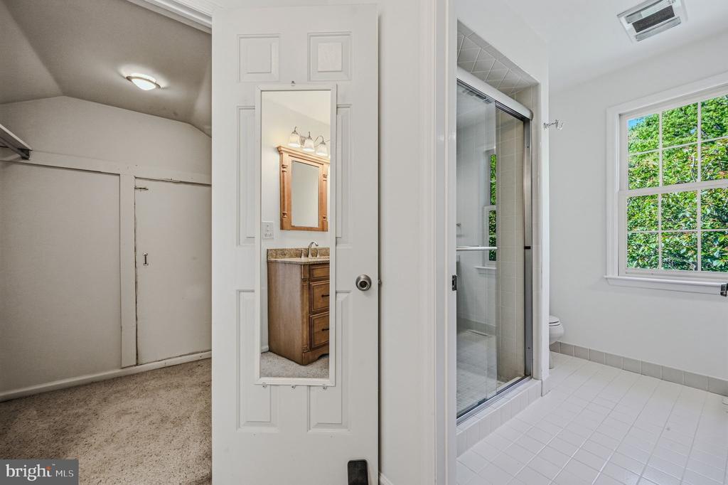 395 ST. REGIS DRIVE