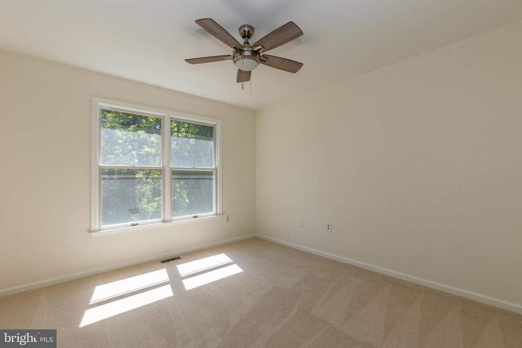 293 CHIPPENHAM LANE
